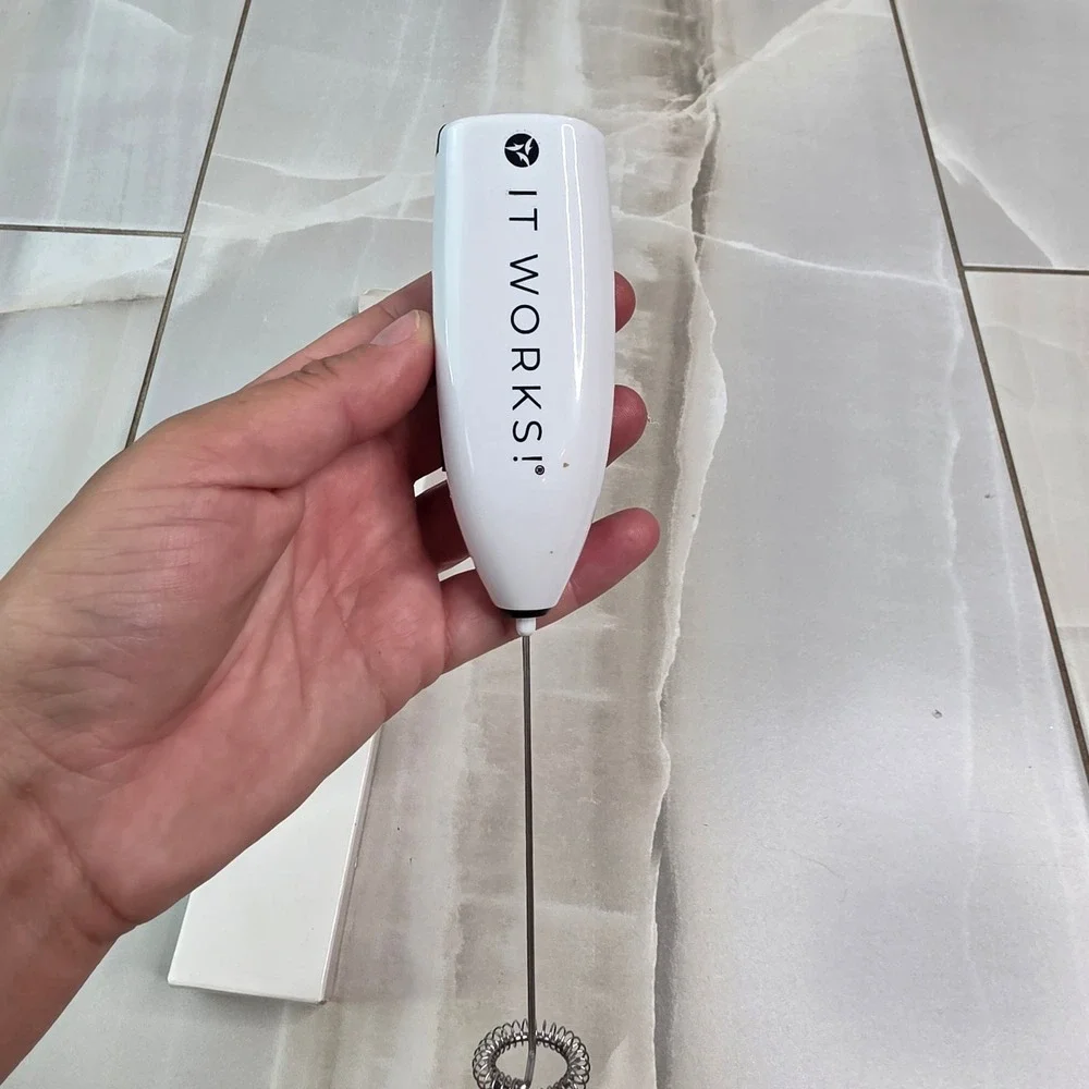 It Works! Handheld Milk Frother‎ White Battery Operated Portable Coffee Whisk S3